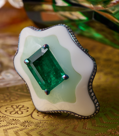 Emerald Seamless Inlay Ring